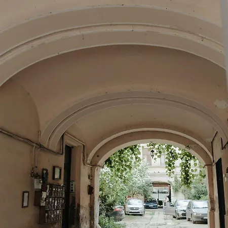 Contessa Apartment *